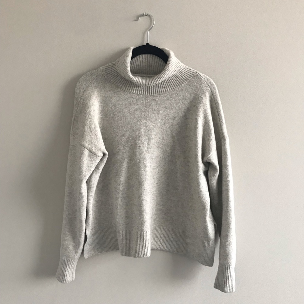 Loft Grey Turtleneck Sweater size XS